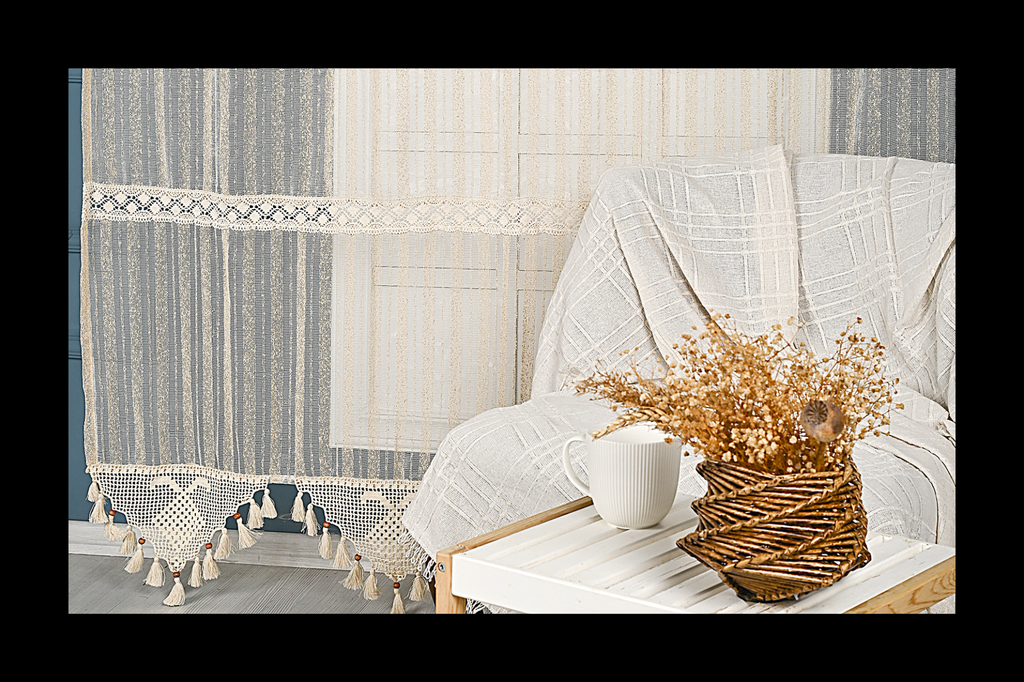 BLACK FRIDAY WINDOW AND TABLE TEXTILES